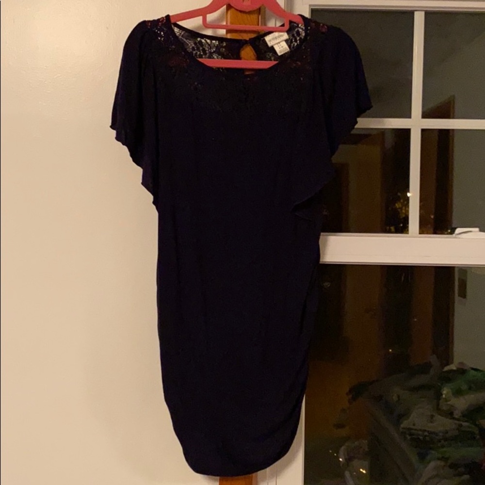 Motherhood maternity tunic top lace detail